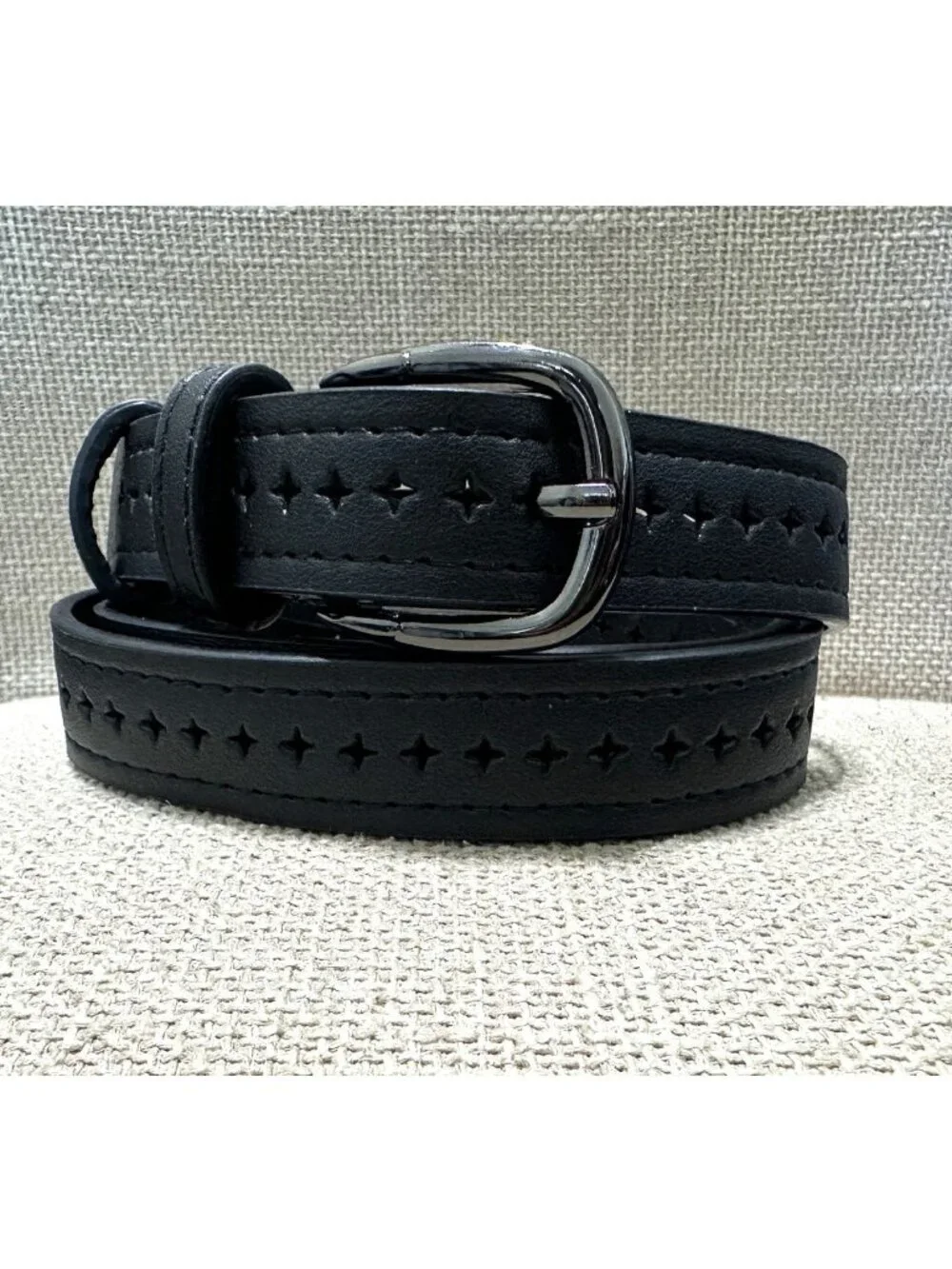 NWOT Men's Black Leather Belt With Cut Outs Size 36